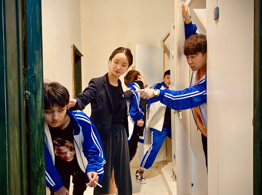 测评 | 西安《逃学威龙》- 创新、点睛与留白的艺术 测评 | 西安《逃学威龙》- 创新、点睛与留白的艺术