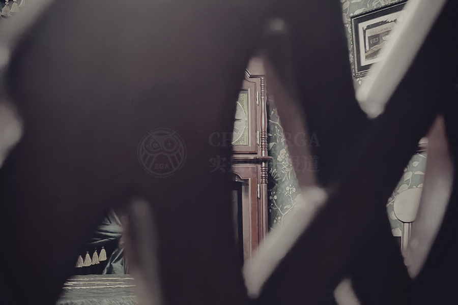 福利 | 全新力作【 EGO 】邀您共探“神秘公寓”